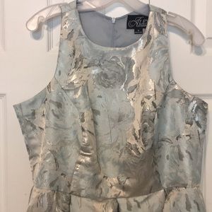 floral jacquard sleeveless ball gown with pockets